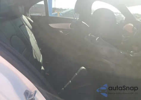 2016 Mercedes-Benz C 300 из США, поврежденный, VIN 55SWF4JBXGU132287